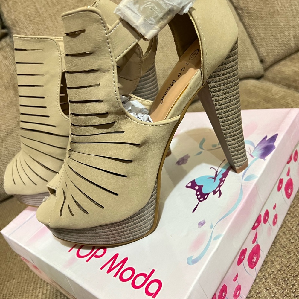 Top Moda Nude Heels